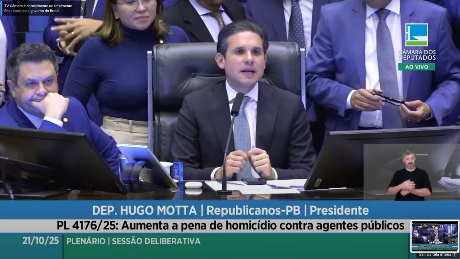 Câmara aprova projeto que endurece penas para crimes contra oficiais de justiça e agentes da segurança